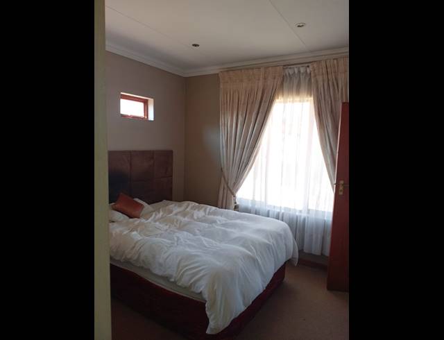 3 BEDROOM SECTIONAL TITLE FOR SALE IN NOORDRAND